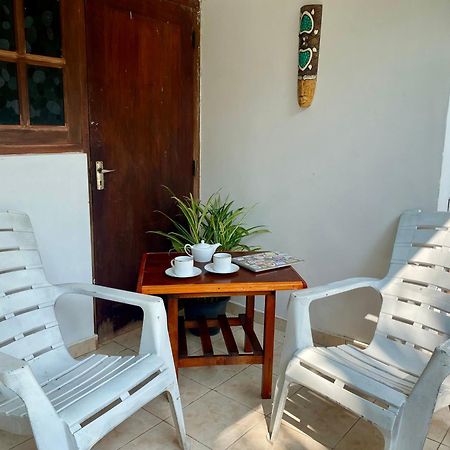 The Breeze Mirissa Bed & Breakfast Exterior foto