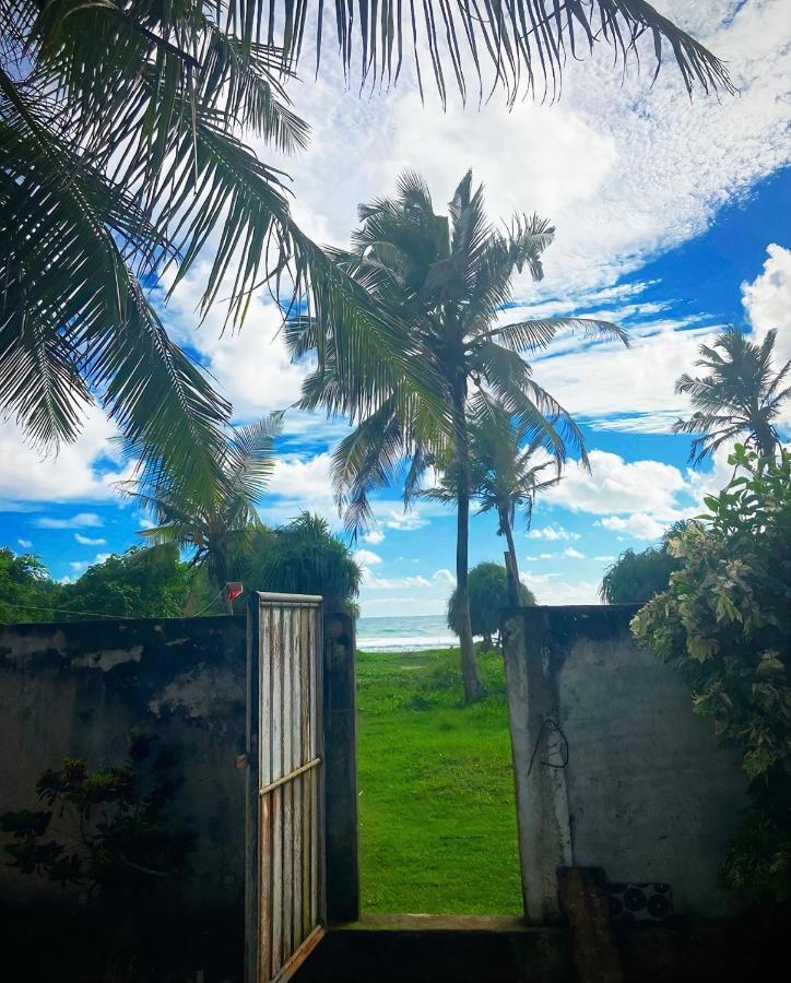 The Breeze Mirissa Bed & Breakfast Exterior foto