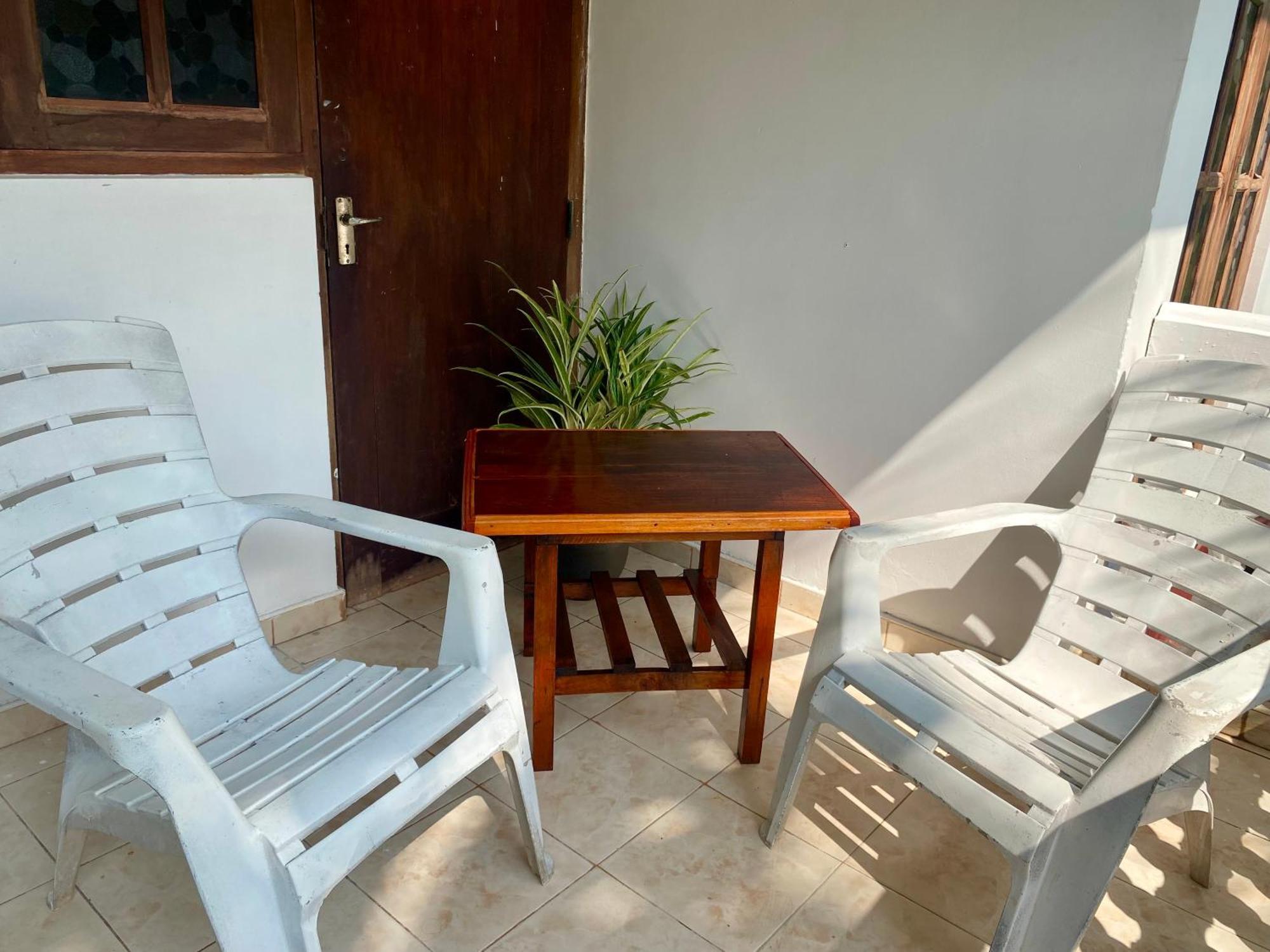 The Breeze Mirissa Bed & Breakfast Exterior foto