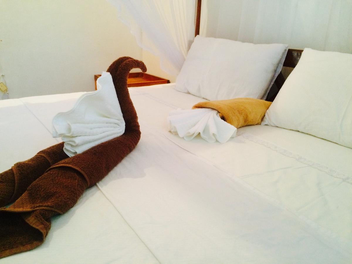The Breeze Mirissa Bed & Breakfast Exterior foto