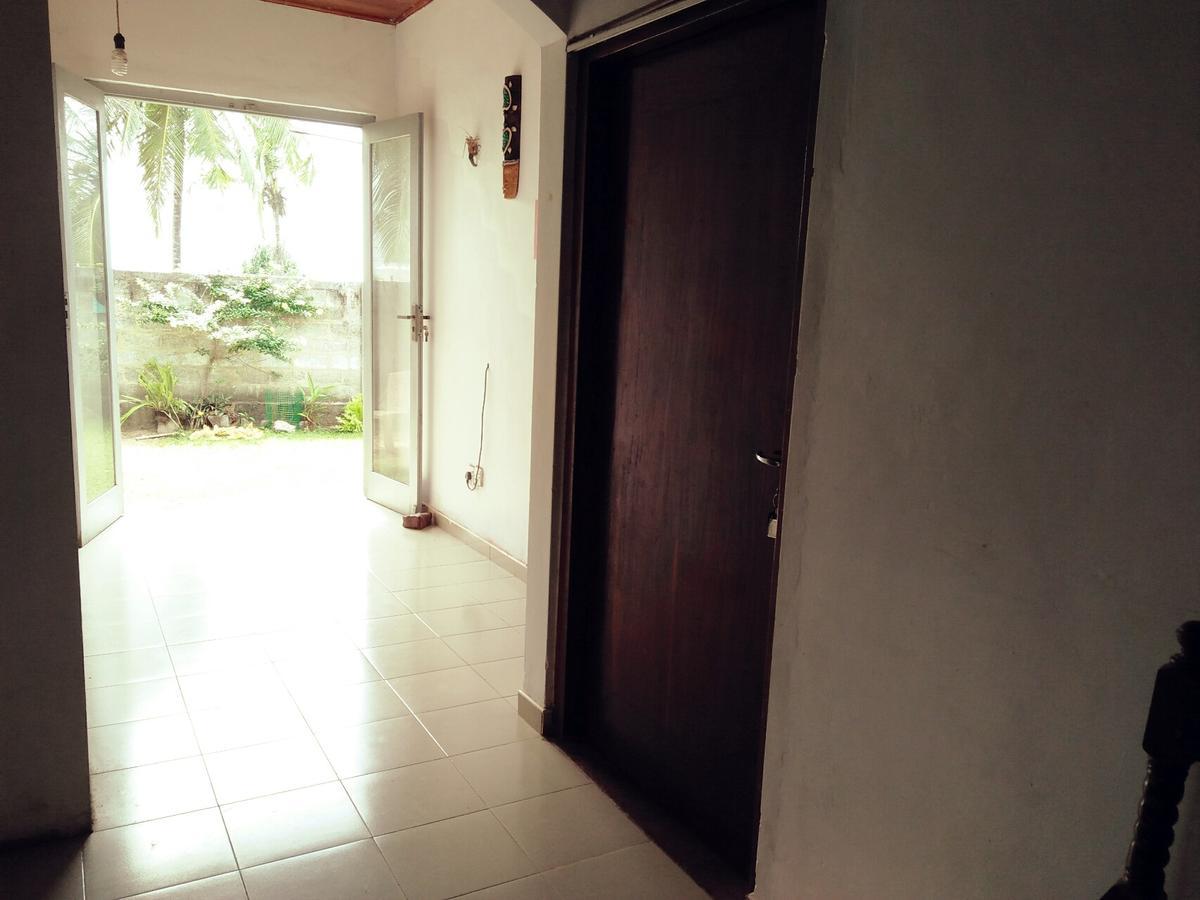The Breeze Mirissa Bed & Breakfast Exterior foto